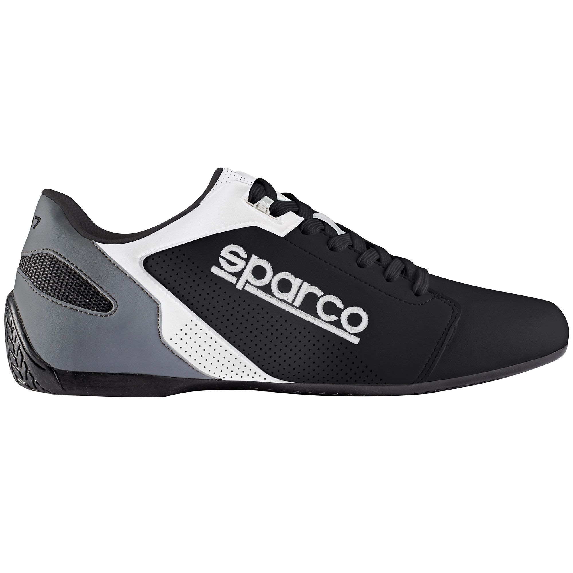 black leisure shoes